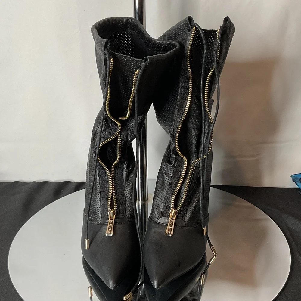 Cape Robbin Black Heeled Boots with Gold Zipper - Picture 5 of 5